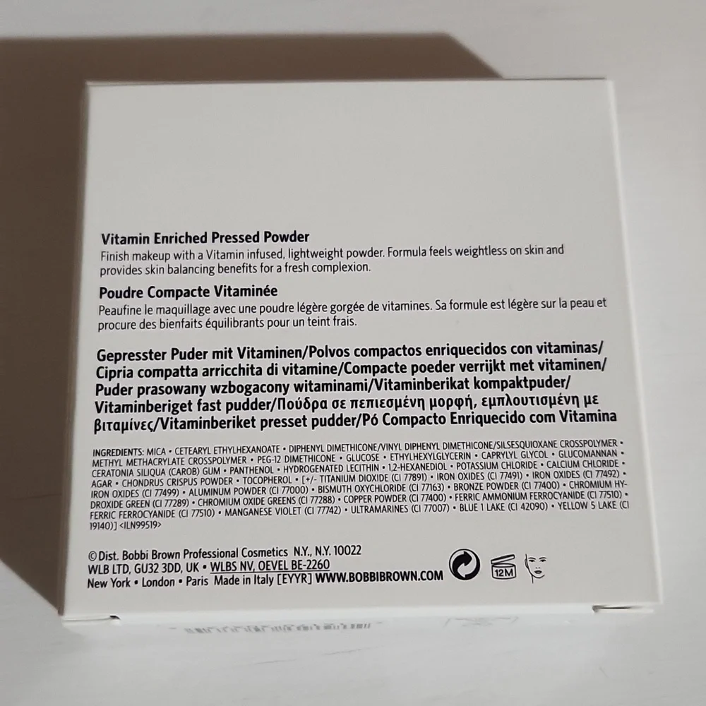 BOBBI BROWN Yellow Vitamin Enriched Pressed Powder